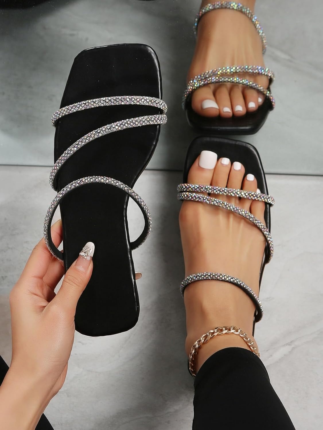 Women's Bow And Rhinestone Glossy Strappy Slip-On Sandals - Image 2
